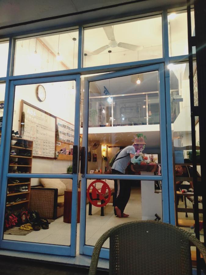 פנום פן Maya Papaya Cafe & Hostel（One Stop） מראה חיצוני תמונה